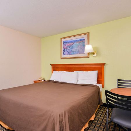 Americas Best Value Inn-Nashville/Airport South מראה חיצוני תמונה