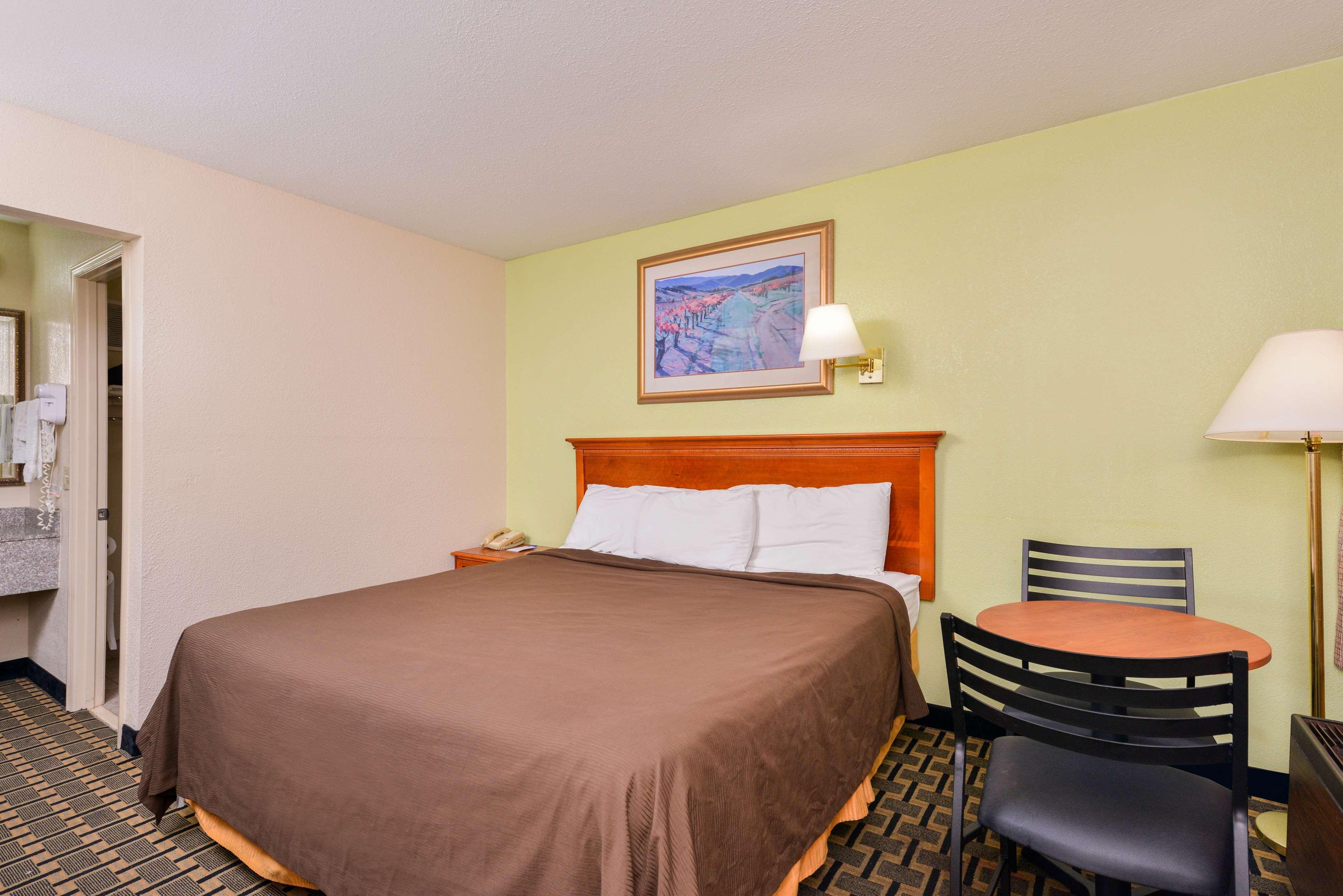 Americas Best Value Inn-Nashville/Airport South מראה חיצוני תמונה