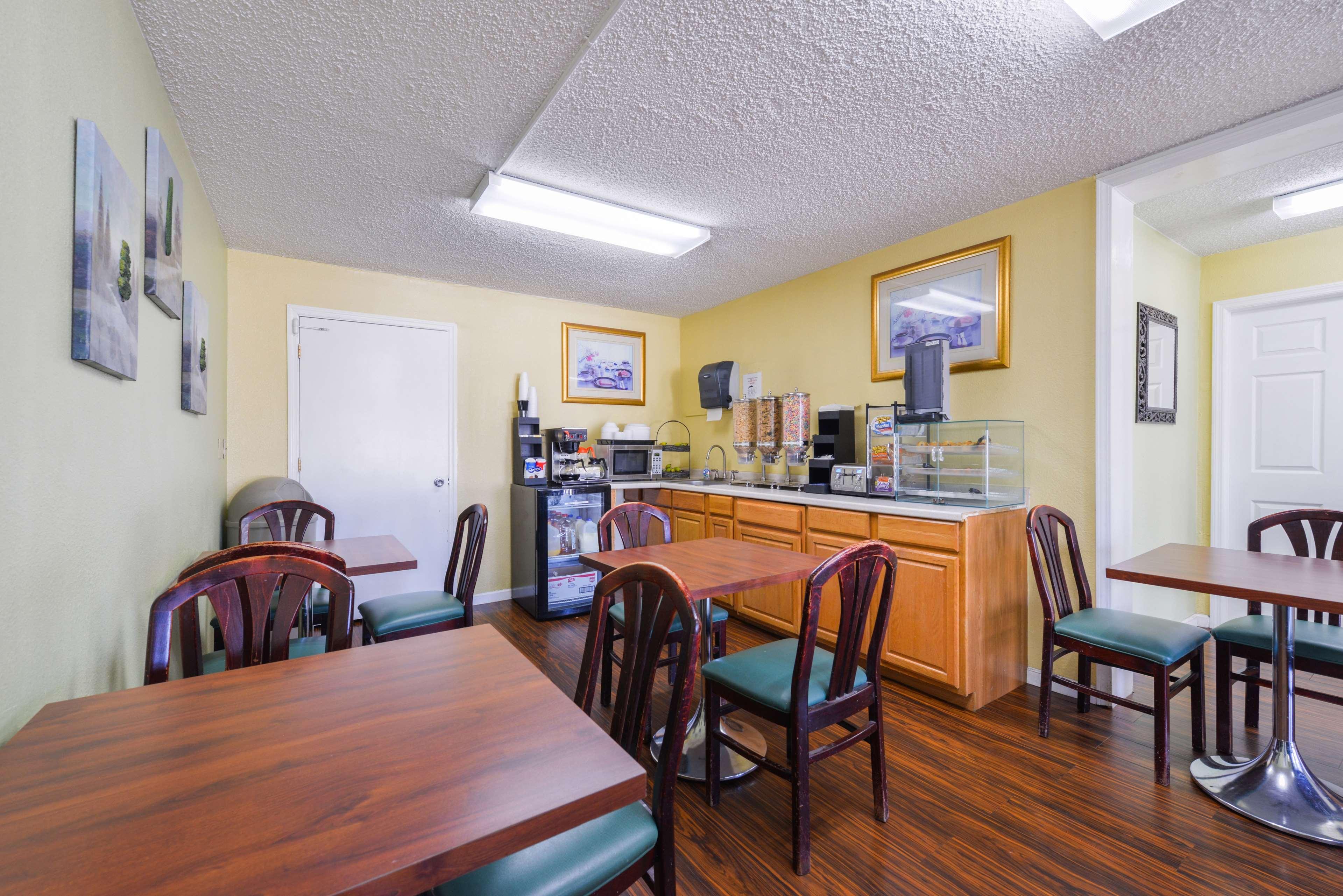 Americas Best Value Inn-Nashville/Airport South מראה חיצוני תמונה