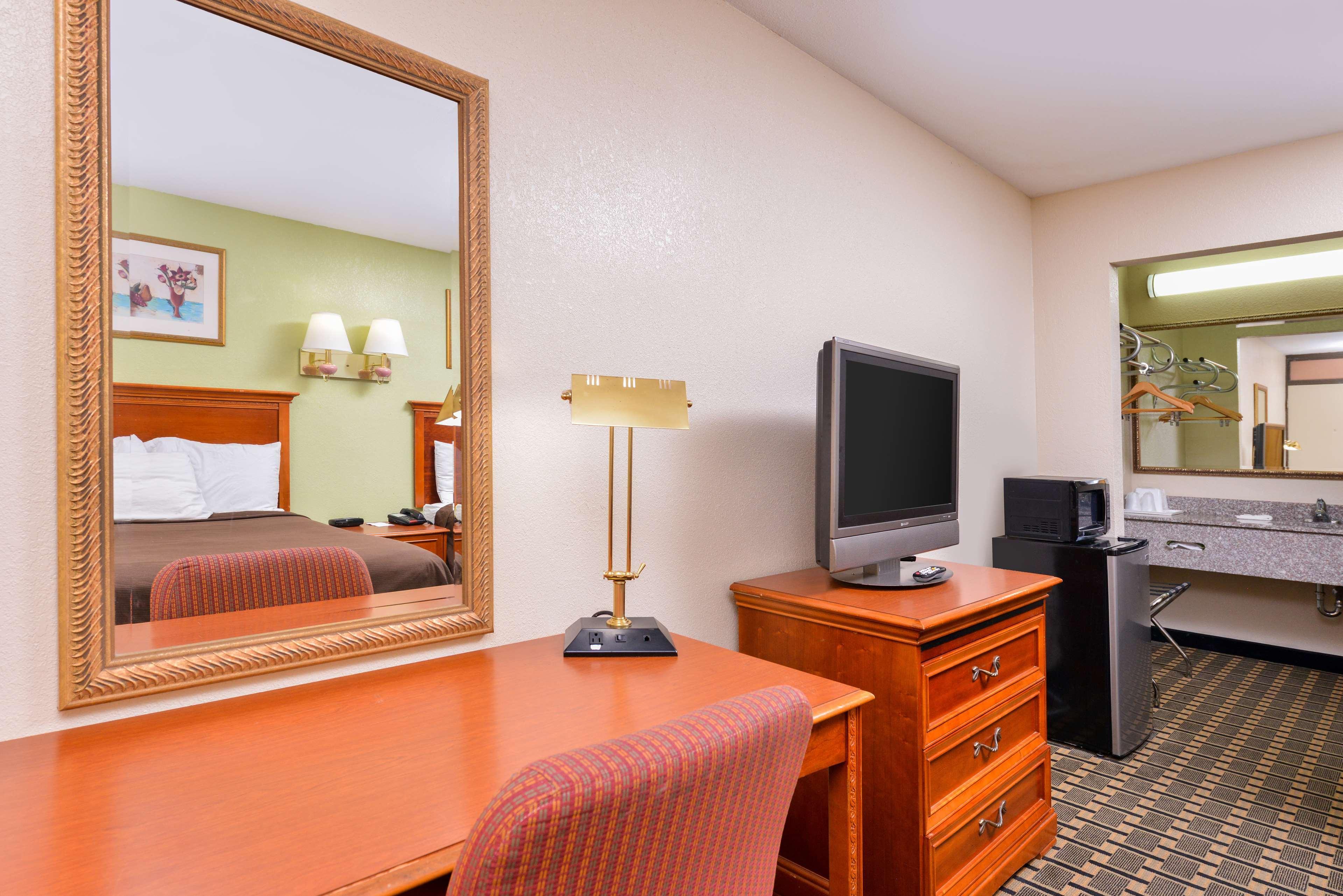 Americas Best Value Inn-Nashville/Airport South מראה חיצוני תמונה