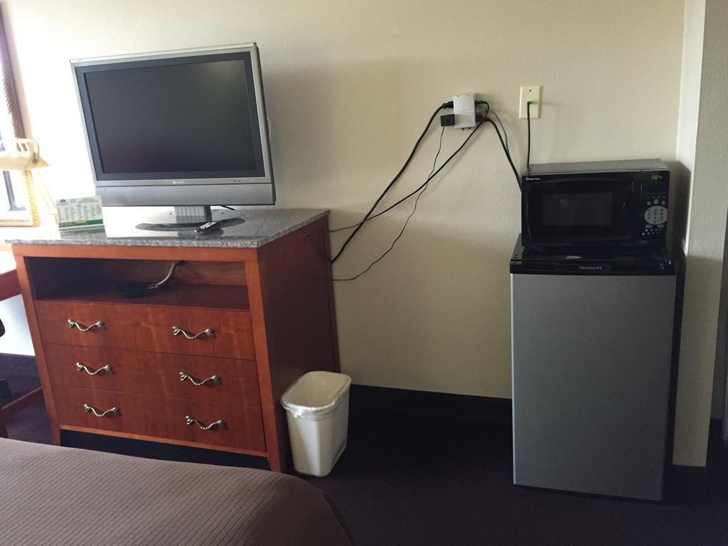 Americas Best Value Inn-Nashville/Airport South מראה חיצוני תמונה