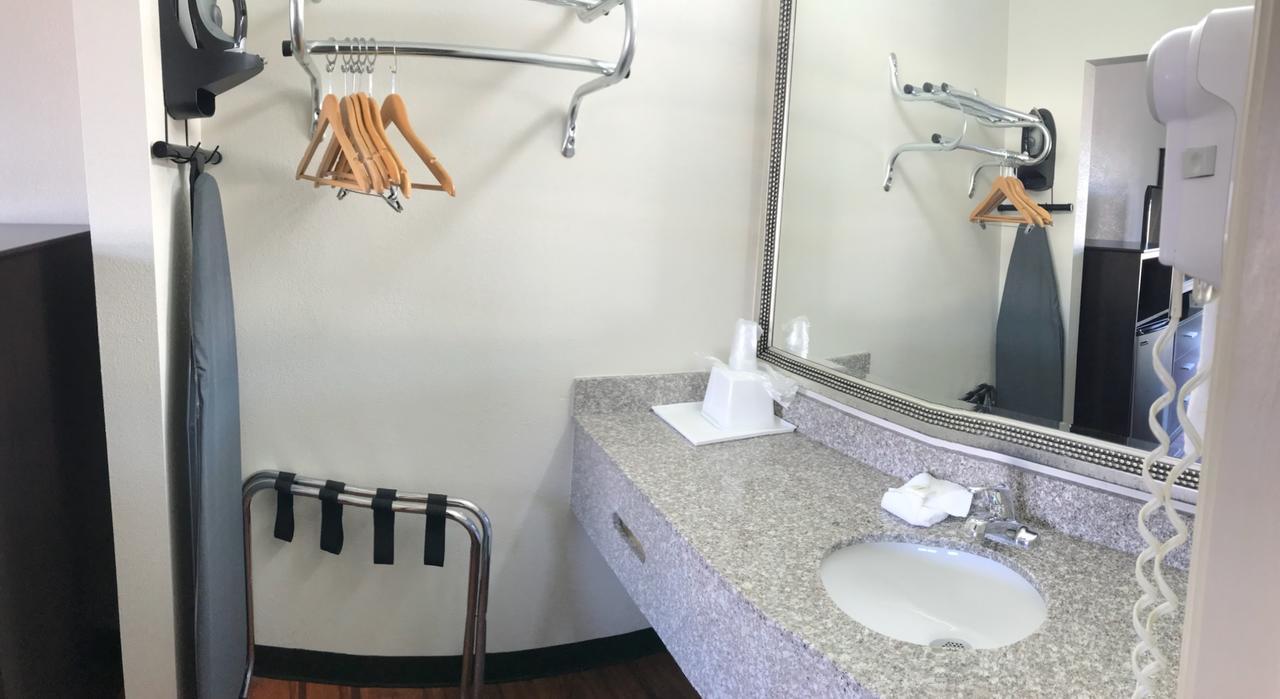Americas Best Value Inn-Nashville/Airport South מראה חיצוני תמונה